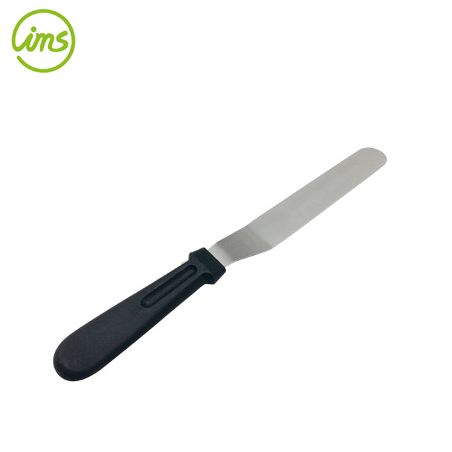 8" Curved Icing Spatula